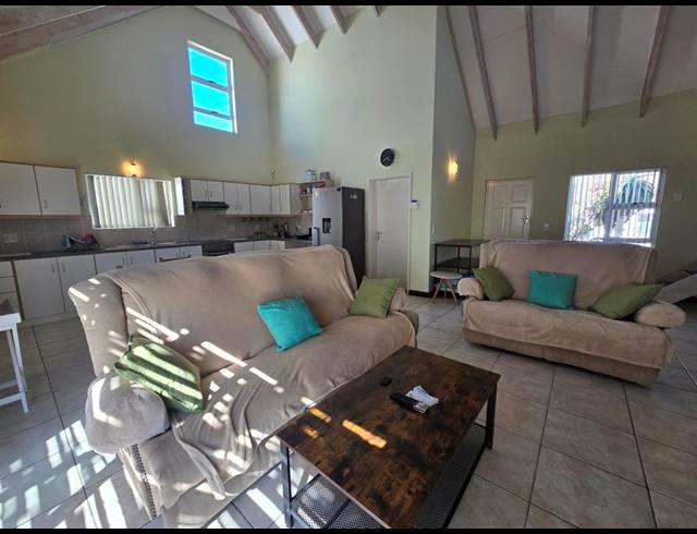 2 BEDROOM HOUSE FOR SALE IN GOLDEN MILE